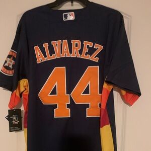 Alvarez size medium